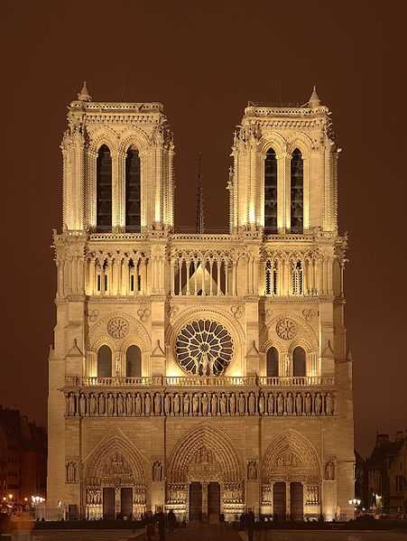 A catedral de Notre Dame, em Paris, da Idade Média aos dias de hoje.