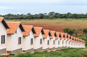 Casa Verde e Amarela não segue o modelo do Minha Casa Minha Vida, de construir casas no meio do nada, mas necessita que o Congresso Nacional o transforme em lei Crédito: GovSP